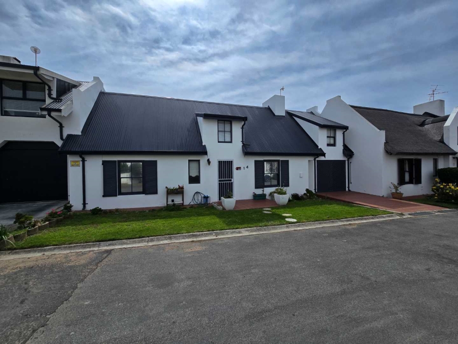 4 Bedroom Property for Sale in Stilbaai Wes Western Cape